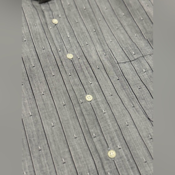 Vintage Albert Nipon men’s dress shirt. Size 17 34/35. Like new - Picture 4 of 4